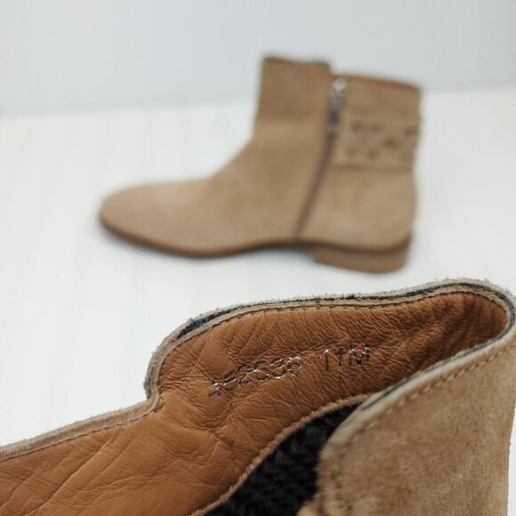 AQUATALIA Raleigh Water Resistant Bootie Size 11 - Picture 13 of 14